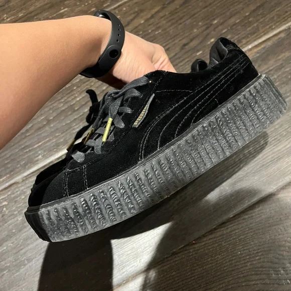 Puma - Picture 3 of 5